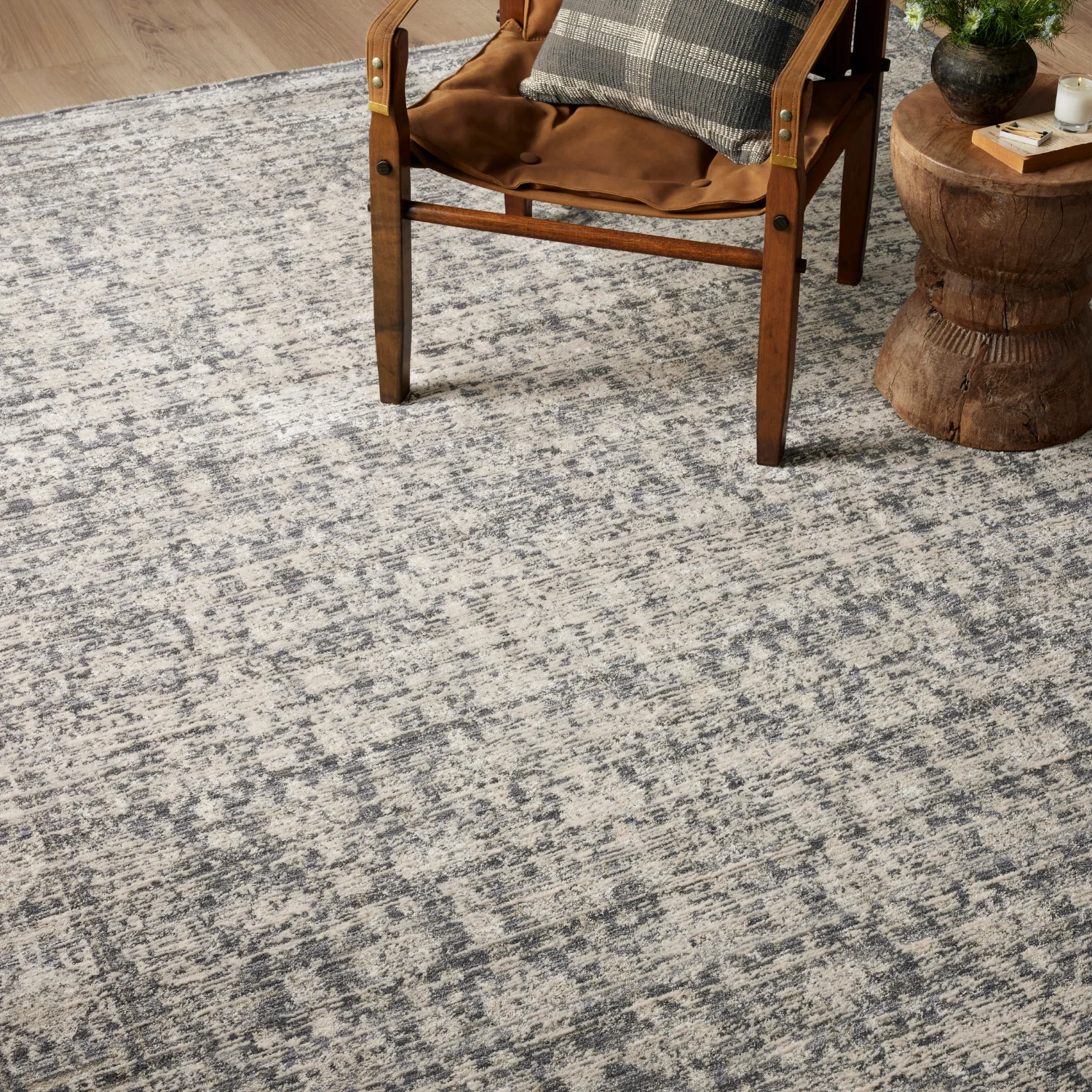 Amber Lewis x Loloi Alie Charcoal/Dove Rug - Image 3