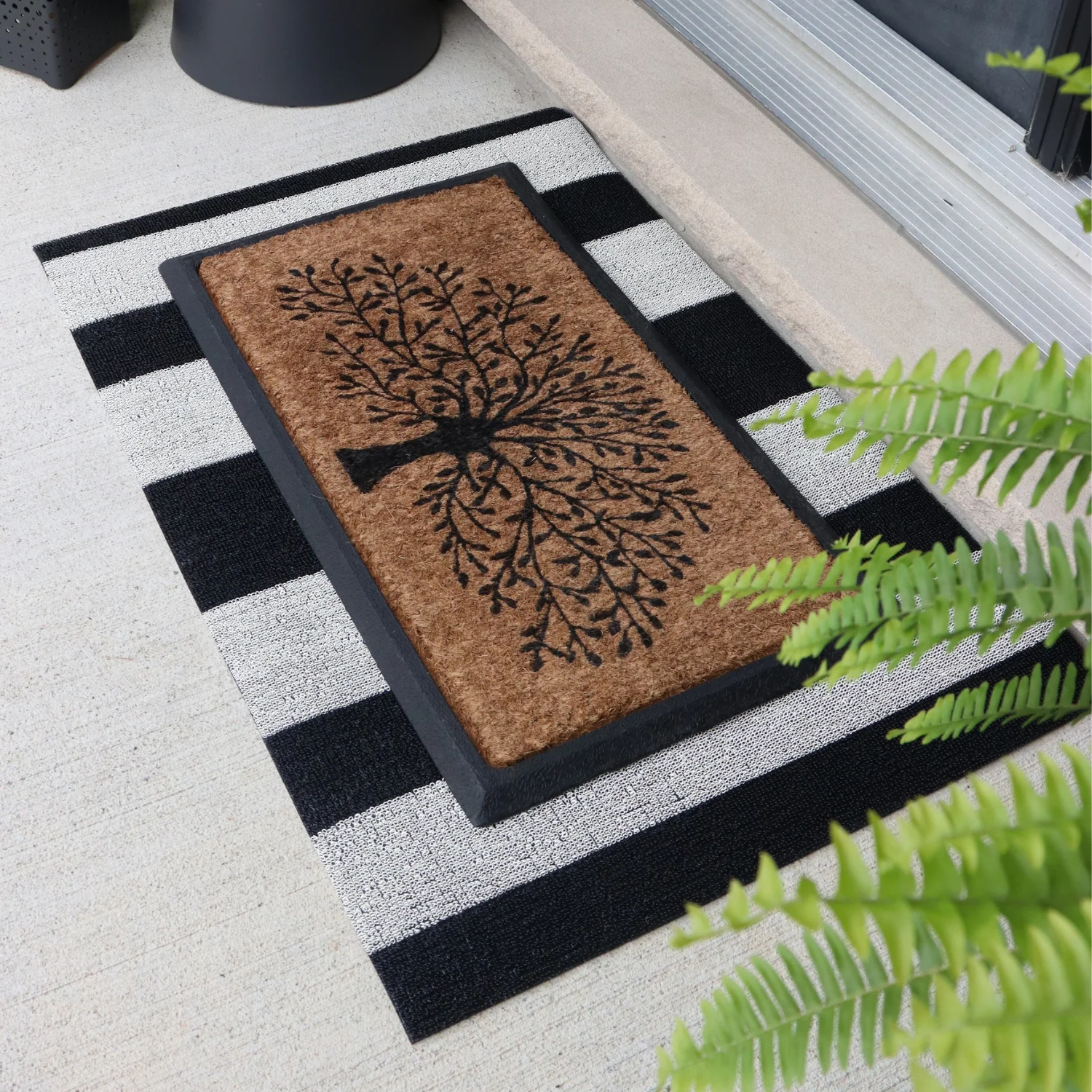 Chilewich Bold Stripe Shag Mats - Black & White - Image 4