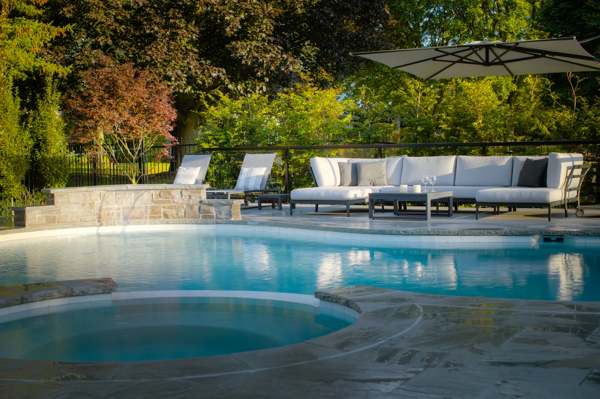 Contempo LAF Chaise - Image 3