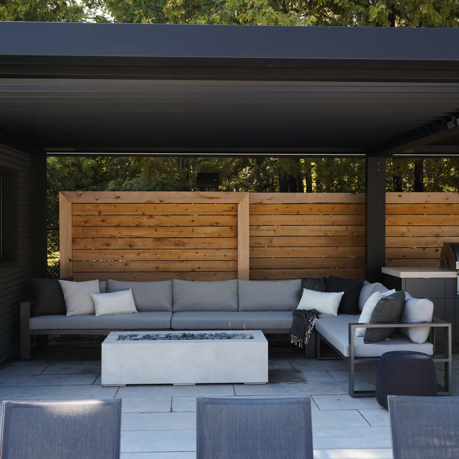 Quantum LAF Loveseat - Image 8