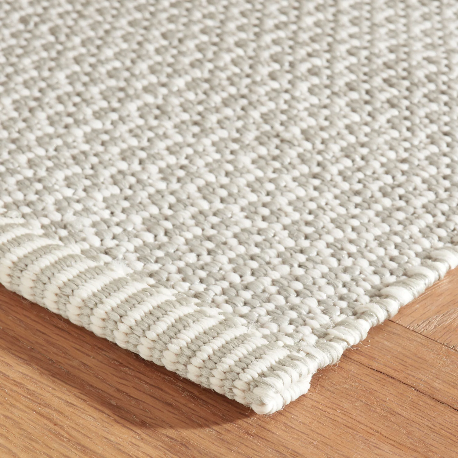 Dash & Albert Finn Platinum Handwoven Indoor/Outdoor Rug - Image 2