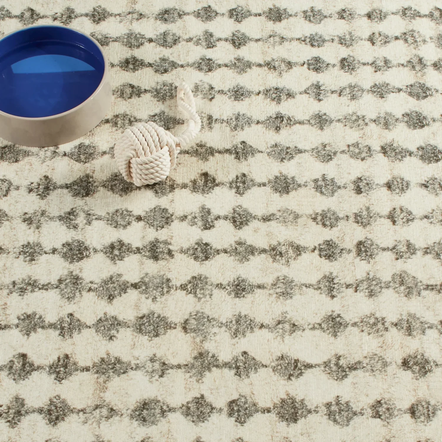 Dash & Albert Izzy Grey Washable Rug - Image 2