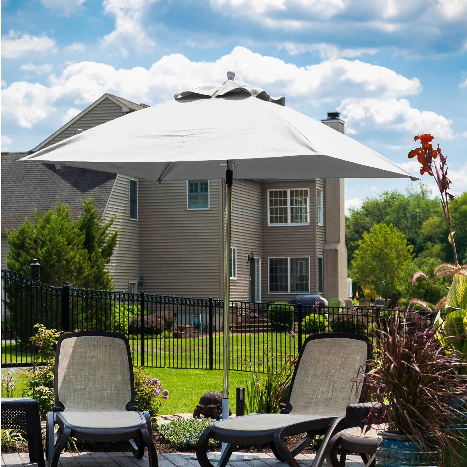 Fiberglass 7.5' Square Auto-Tilt Market Umbrella - Image 2