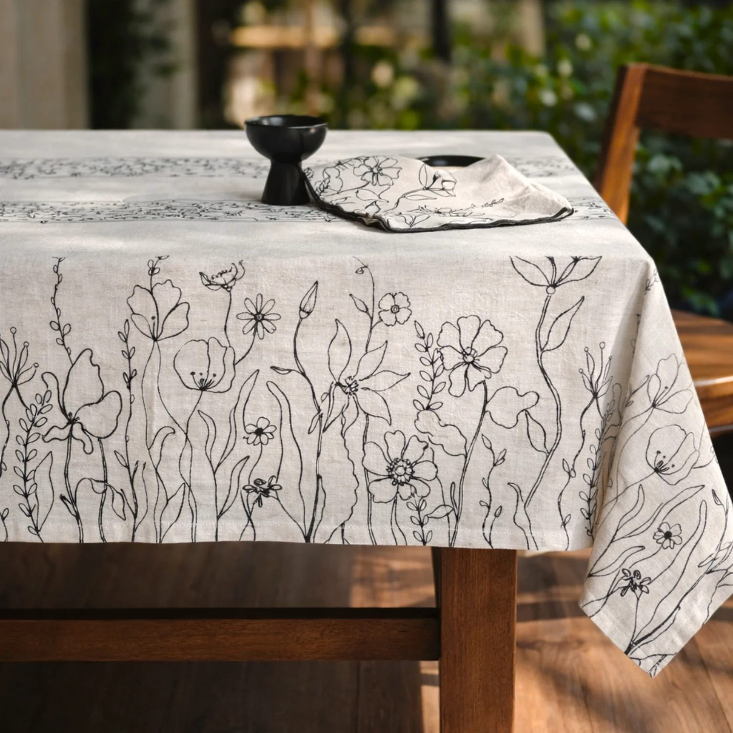Flora Field Cotton Tablecloth - Image 3