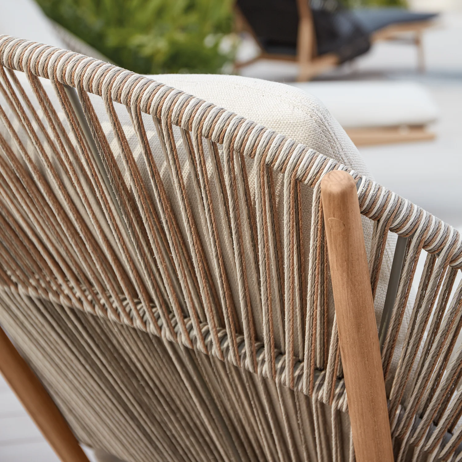 Gloster Bora Chaise Lounge - Image 5