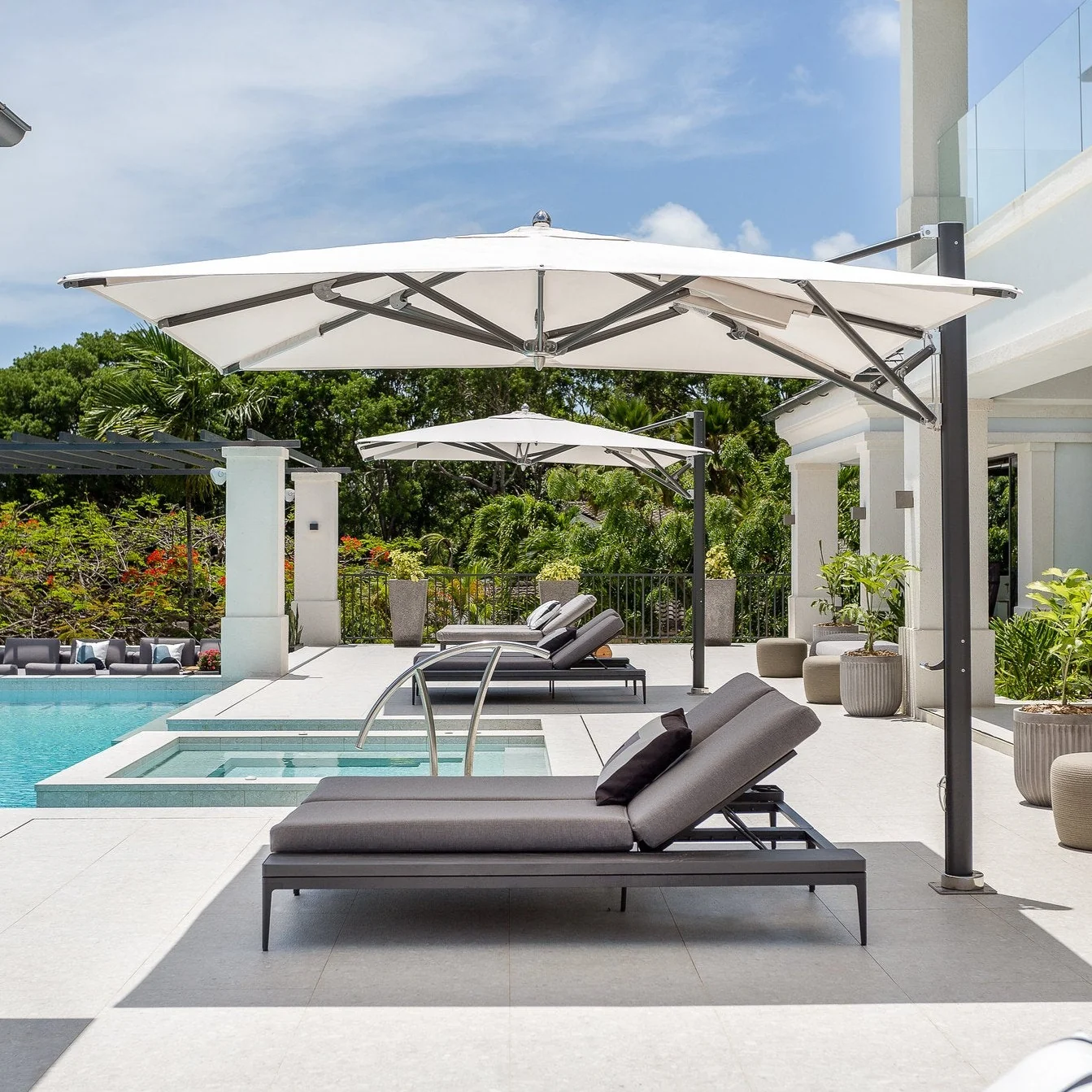 Gloster Grid Double Chaise Lounge - Image 4