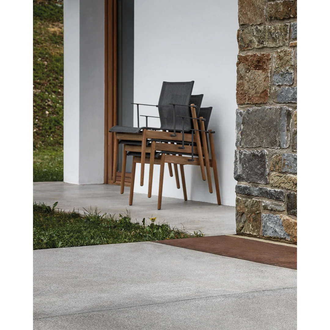 Gloster Sway Anthracite Arm Chair - Image 4