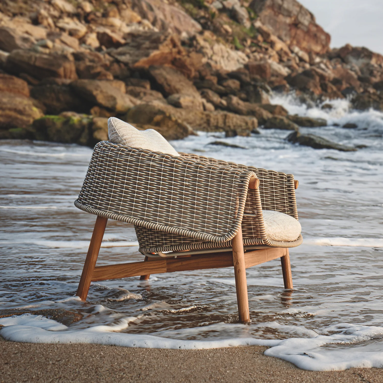 Gloster Wrap Lounge Chair - Image 2