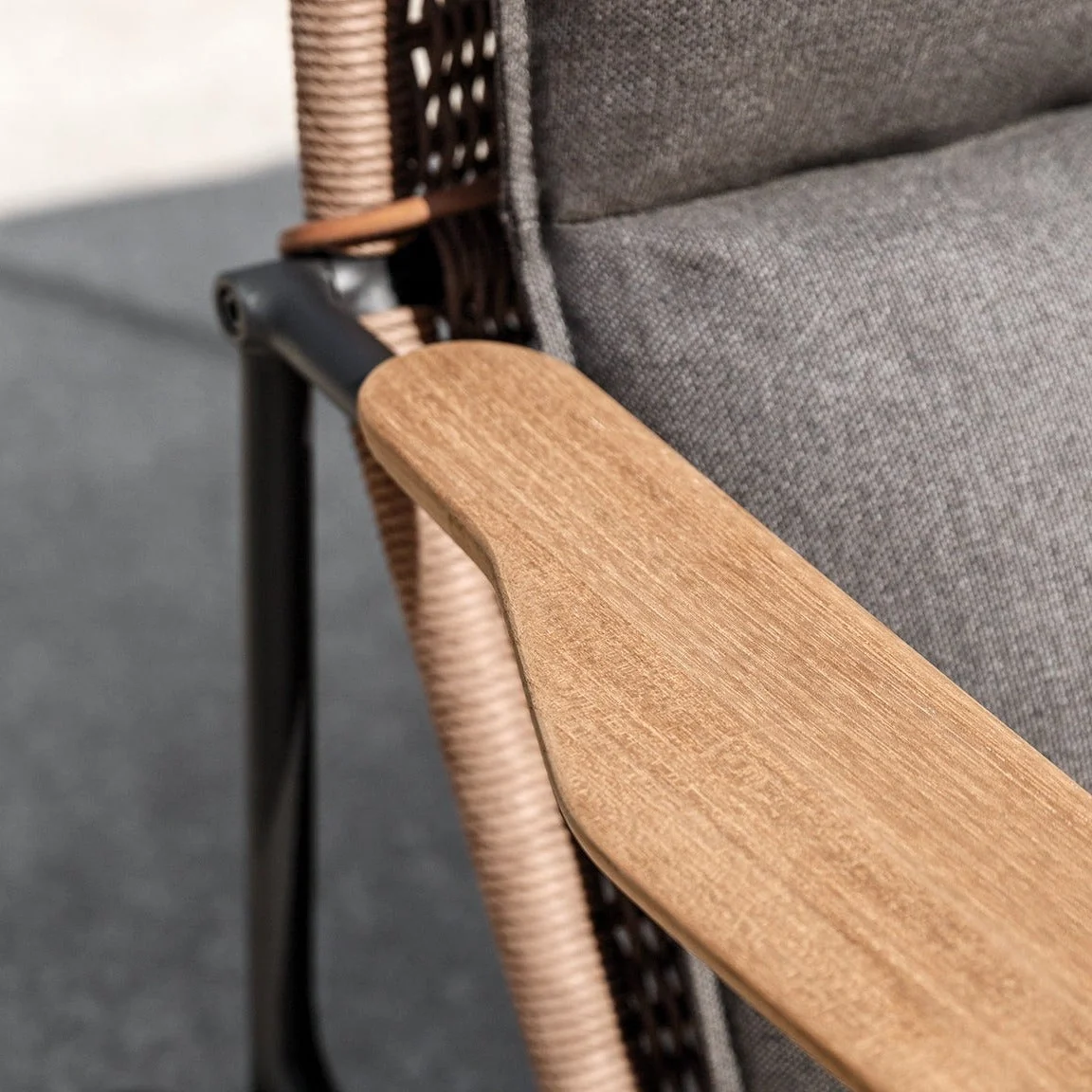 Gloster Zenith Lounge Chair - Image 3