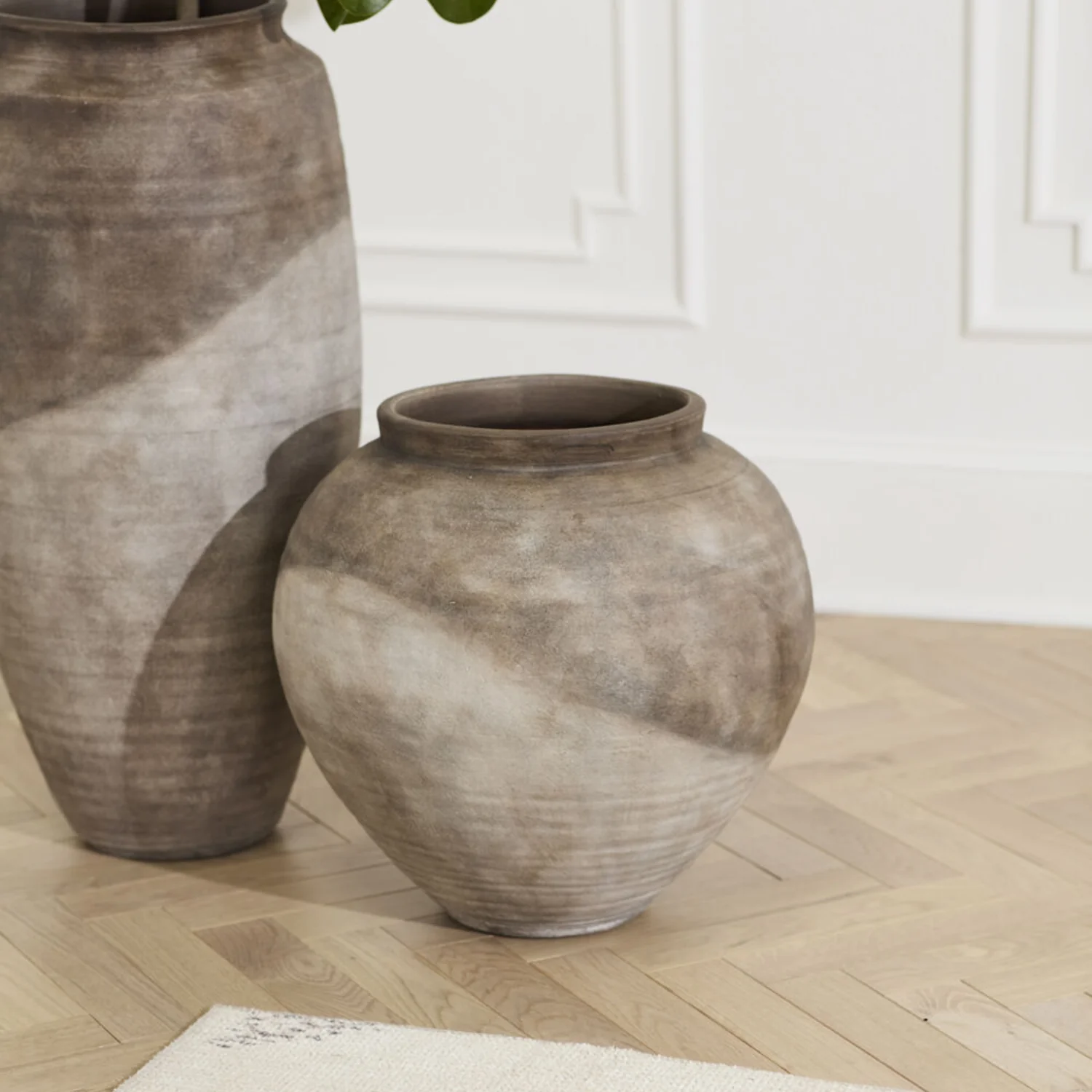 Grandeur Brown Ceramic Vase - Image 4