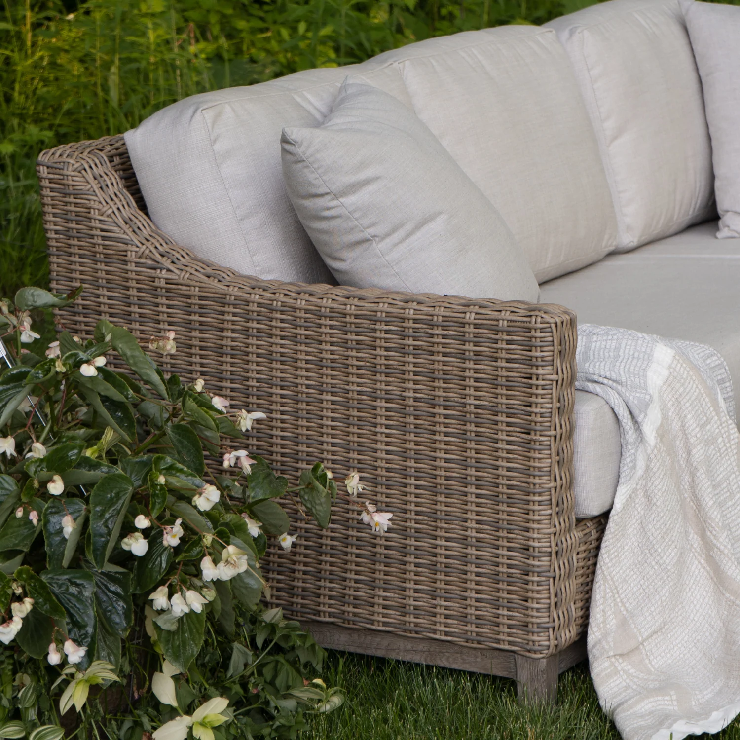 Harbour Sofa - Image 2