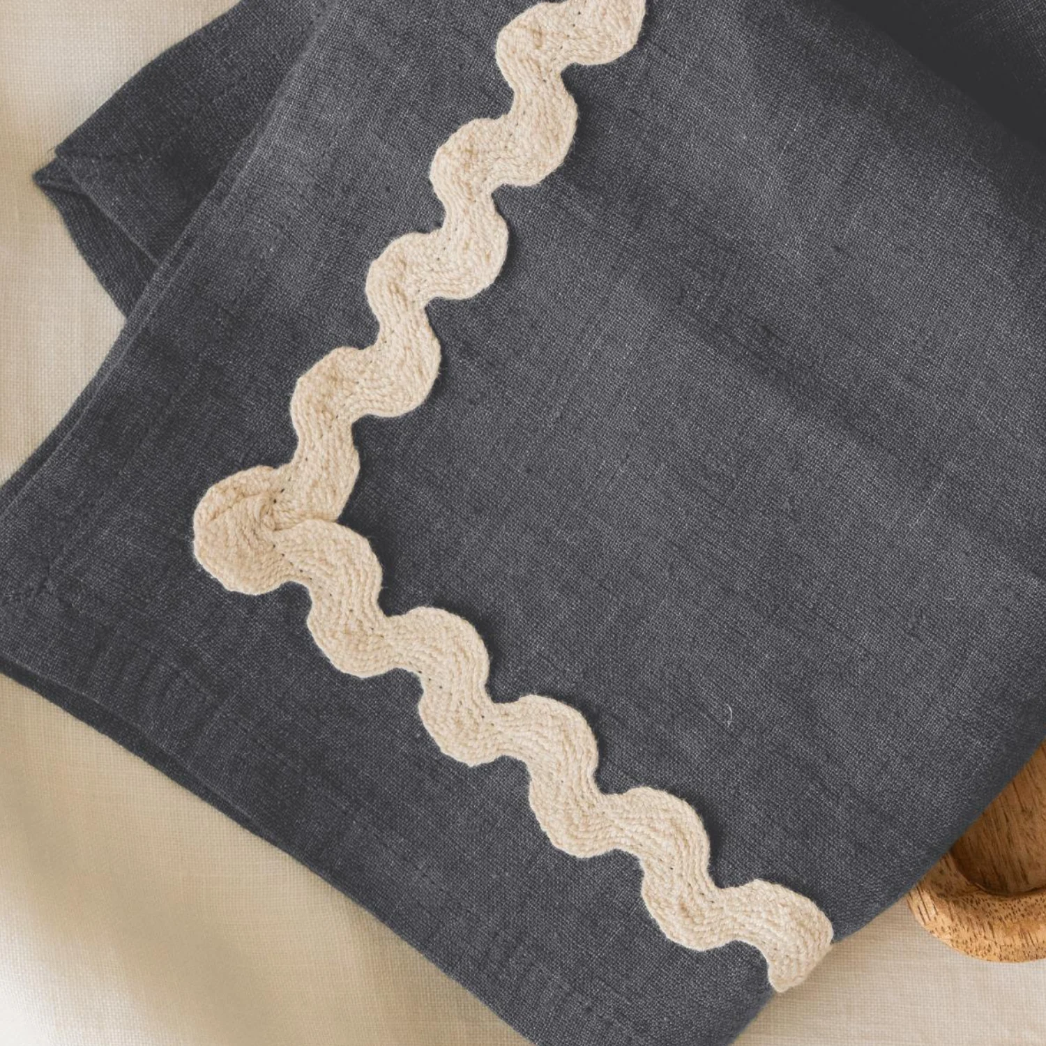 Heirloom Lace Linen Napkin (Set of 2) - Charcoal Grey - Image 2