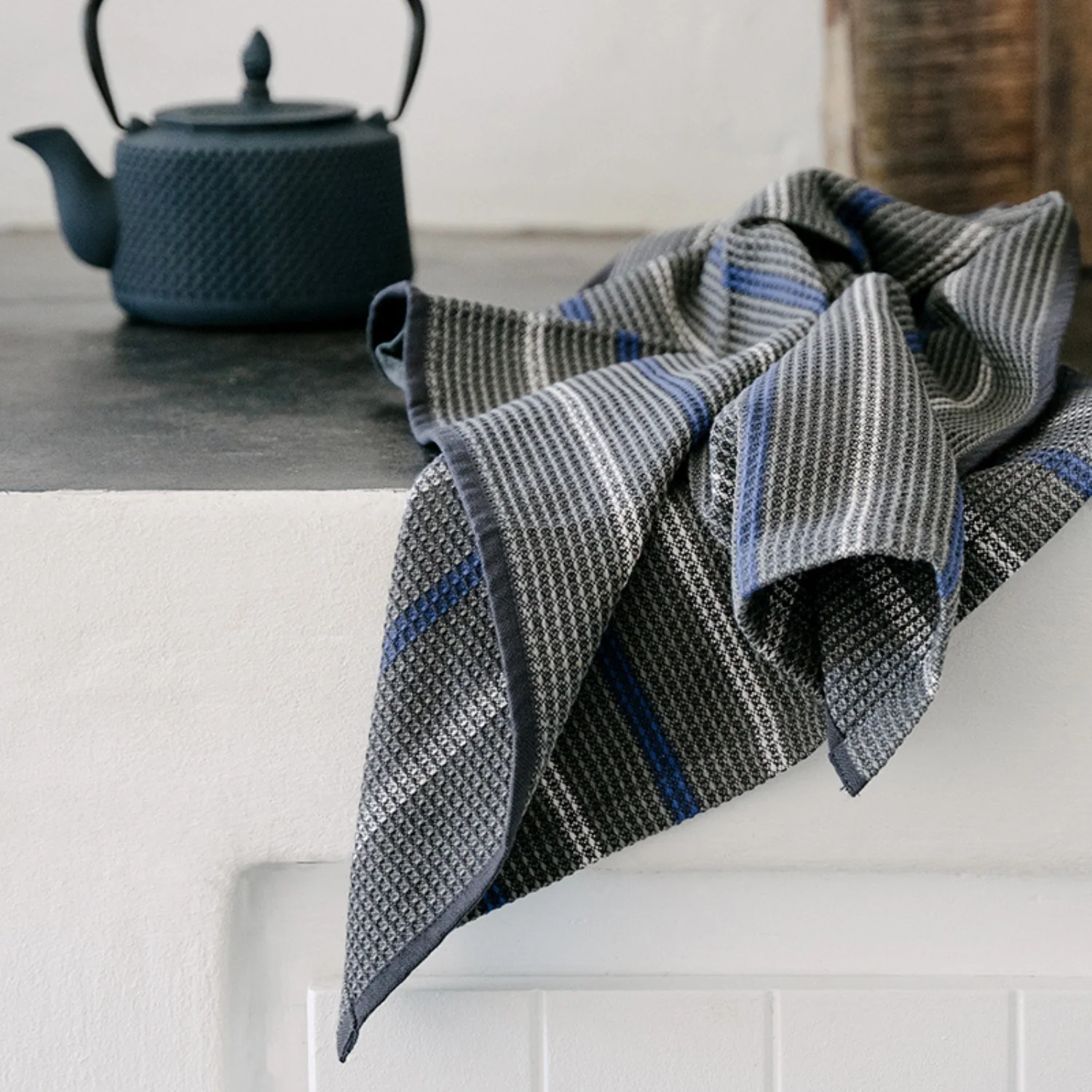 Honeycomb Iron Striped Tea Towel - Image 2