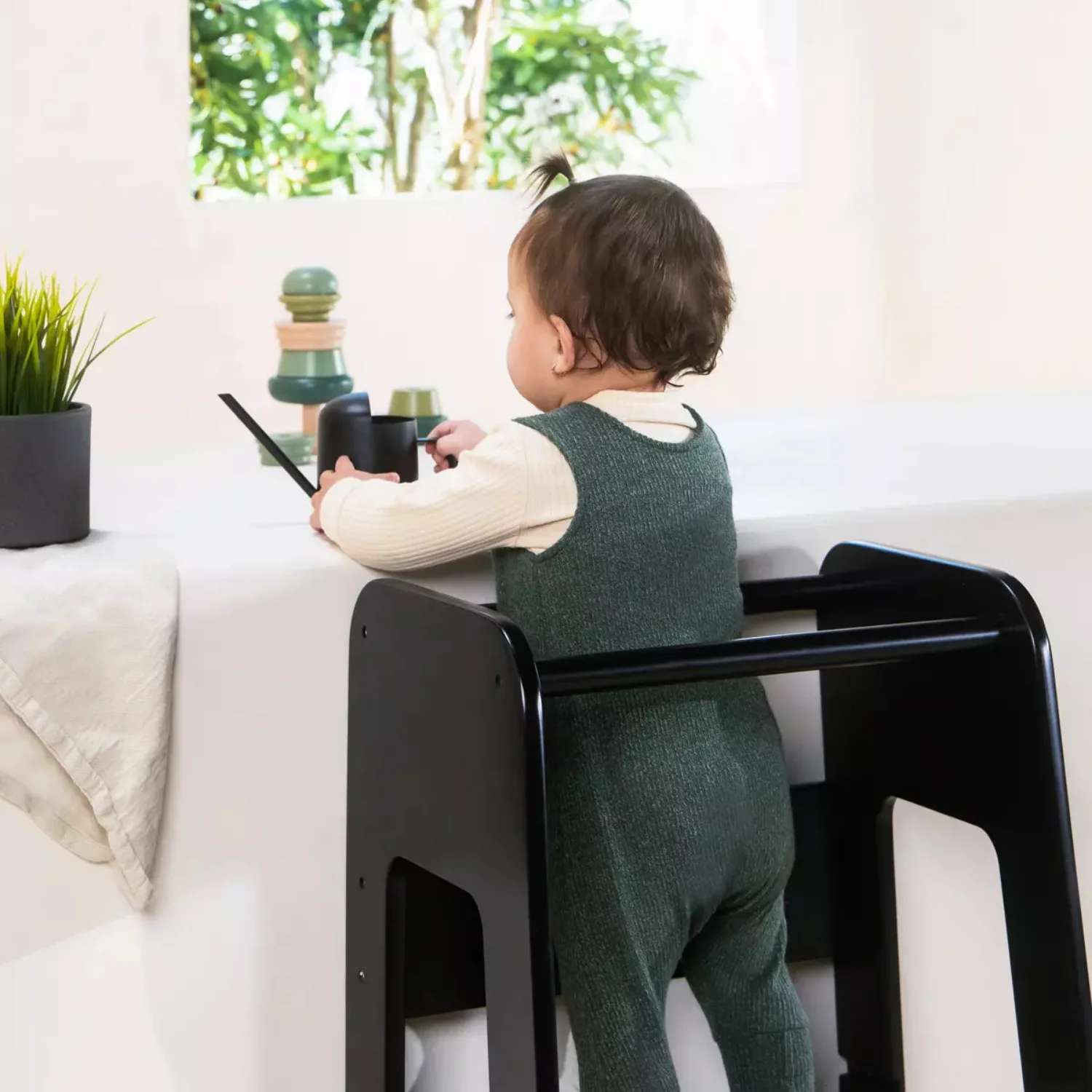 Kids Learning Tower - Black - Image 3