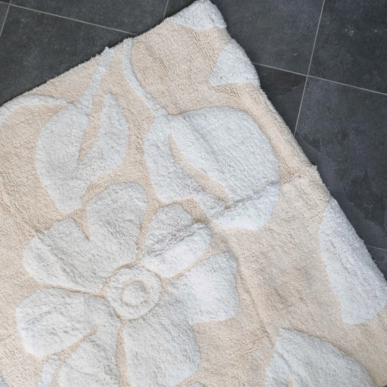 Magnolia Cotton Bath Mat - Image 3