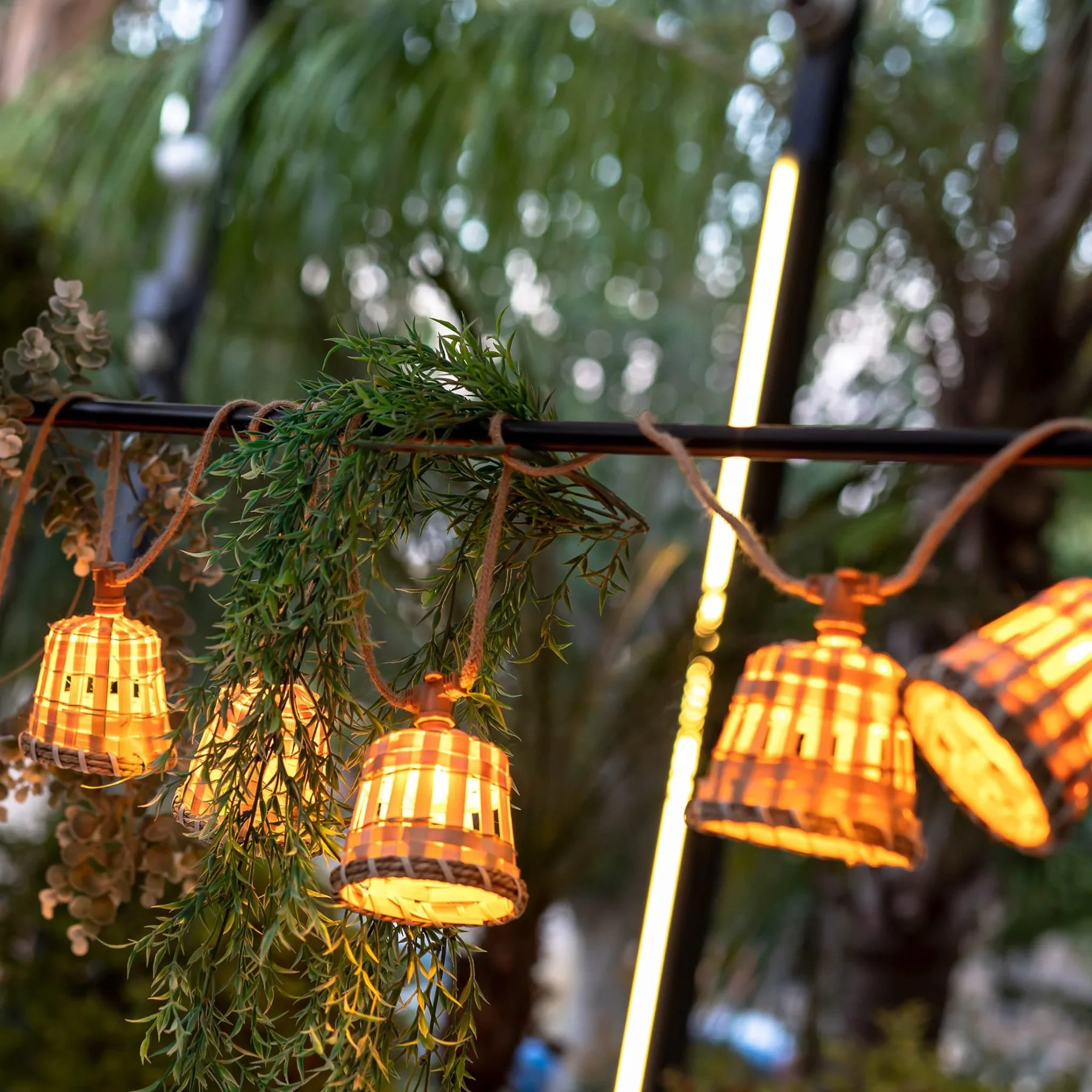 Lift Metal Frame for Garland/String Lights - Image 5