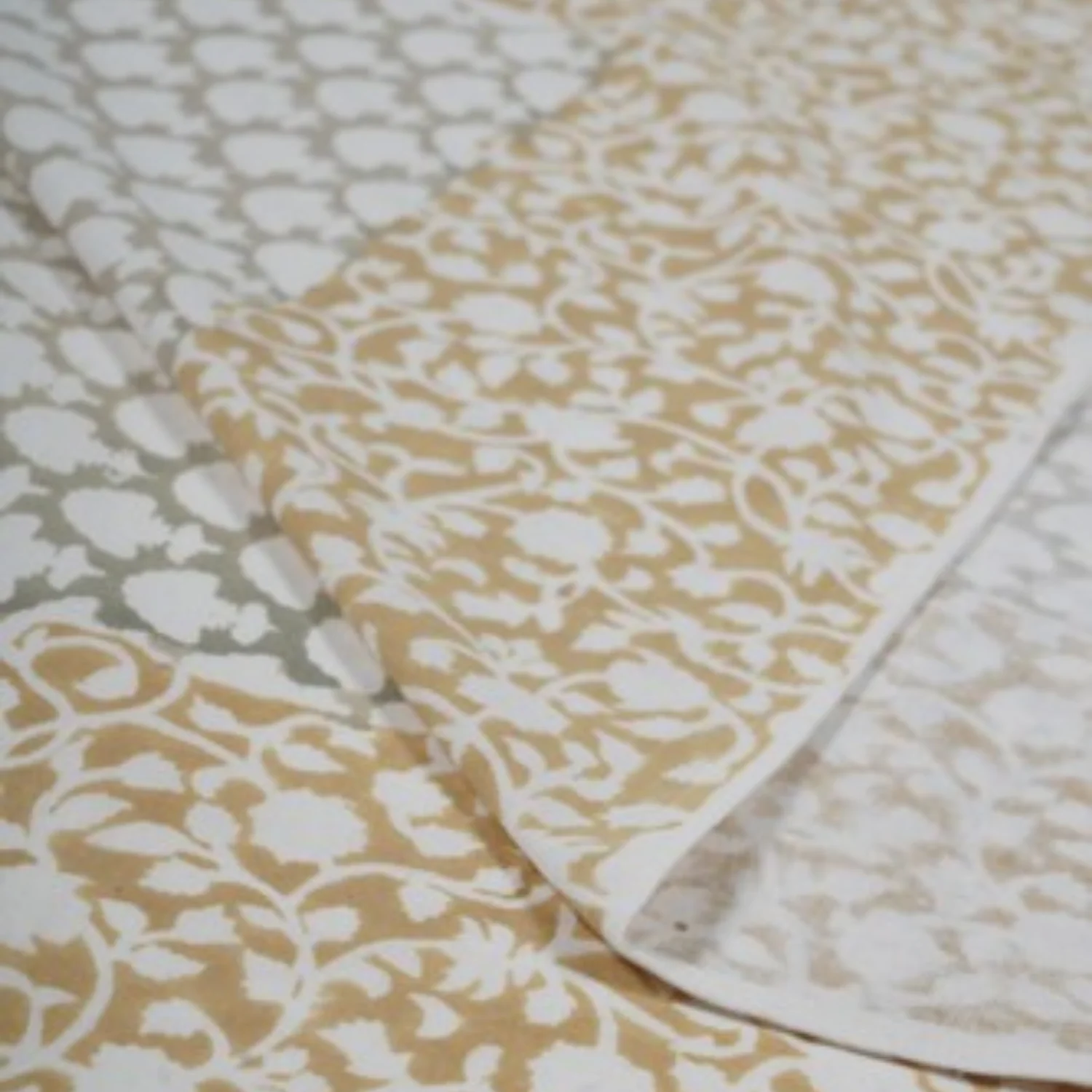 Yonge Cotton Tablecloth - Image 2