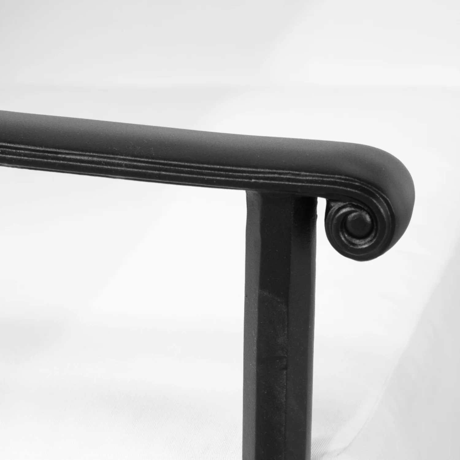 Provence Lounge Chair - Image 10