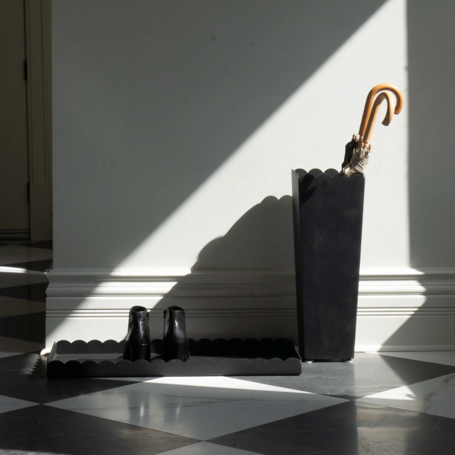 Scalloped Edge Umbrella Holder - Image 6