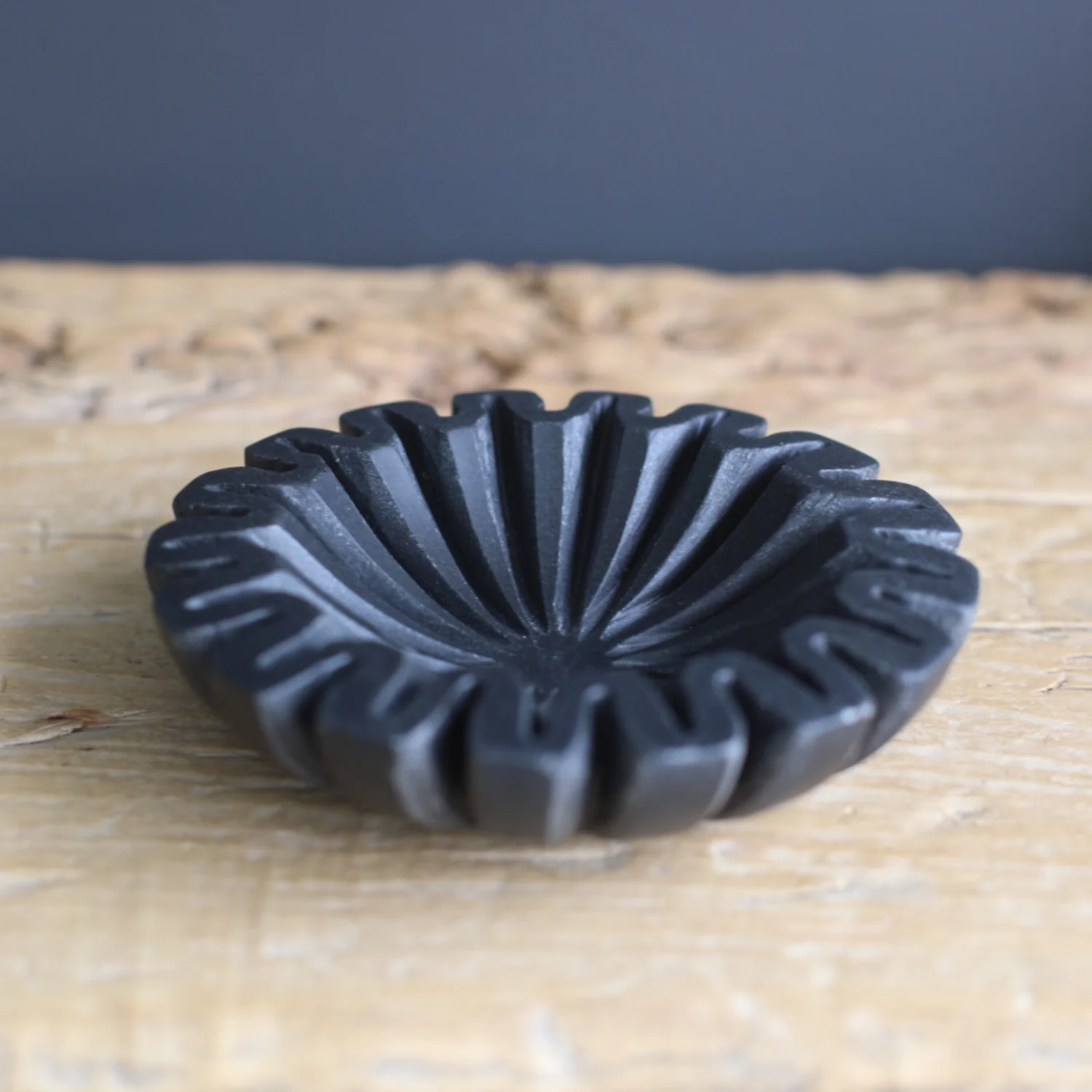 Scalloped Black Bowl - Image 2
