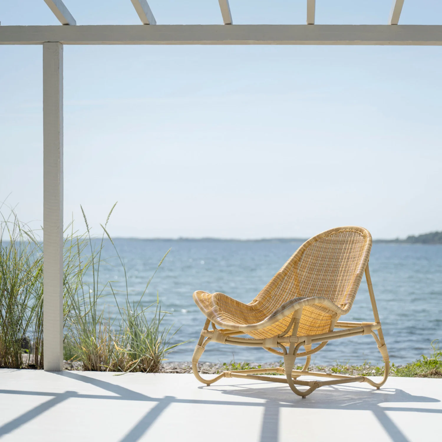 Venice Alu-Rattan Lounge Chair w/ Cushion - Image 2